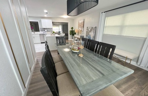 Oak Ridge House | Family-Friendly 4BR Home with Covered Patio & Perfect Reviews