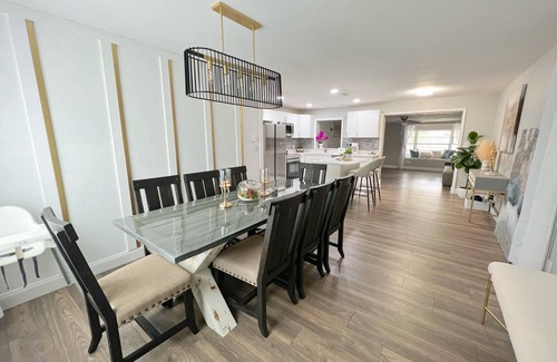 Oak Ridge House | Family-Friendly 4BR Home with Covered Patio & Perfect Reviews