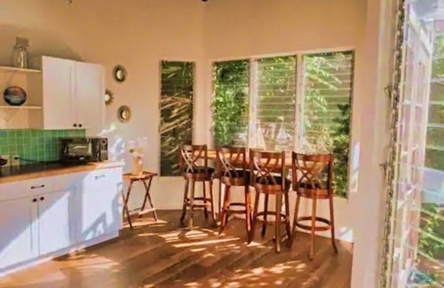 Holualoa Villa | Experience Hawaii: Beachside Oasis with Pool & Ocean Views