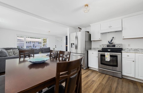 Middletown House | Family-Friendly 4BR Ranch House with Huge Backyard Oasis