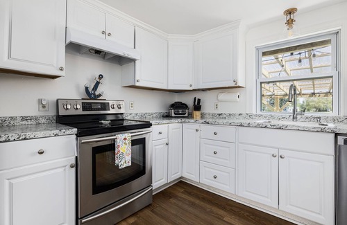 Middletown House | Family-Friendly 4BR Ranch House with Huge Backyard Oasis