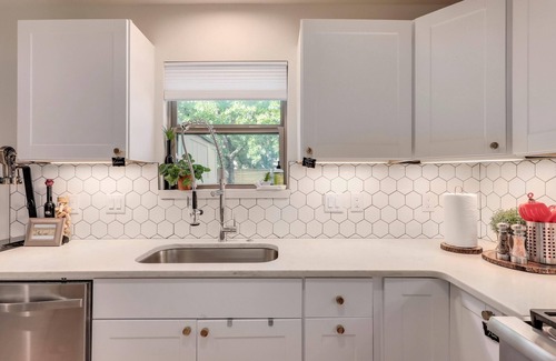 Quail Hollow House | Inviting N. Austin Retreat with Pool & Domain Access