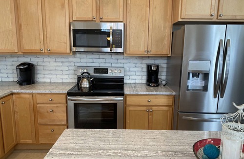North End House | Exceptional 4BR Retreat Near Downtown with Family Amenities
