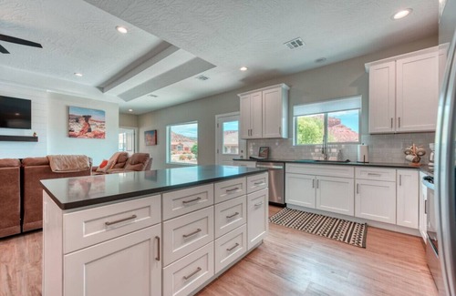 Kanab House | Inviting 4BR Utah Retreat with Game Room & Scenic Views