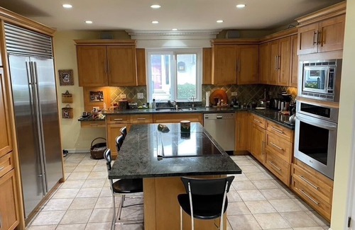 Forestview House | Grand Evanston Home with Great Location and Top Amenities