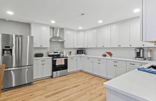 Rogers House | Pet-Friendly 4BR Rogers Home Near AMP - Rated 10/10