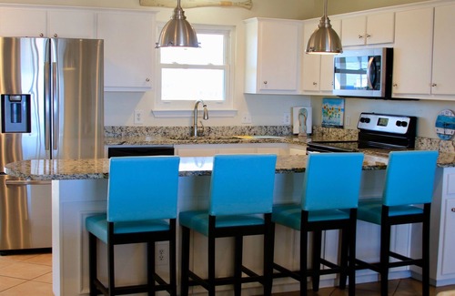 Dauphin Island House | Dog-Friendly Retreat with Private Beach and Free Kayaks