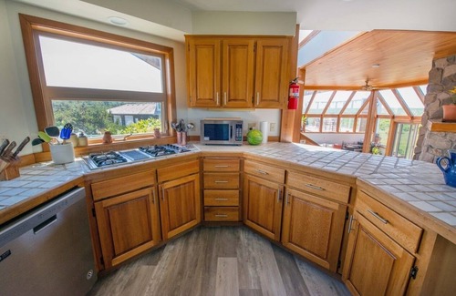 Warrenton House | Family-Friendly Oceanfront Retreat with Game Room & Hot Tub