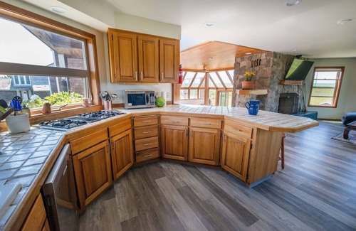 Warrenton House | Family-Friendly Oceanfront Retreat with Game Room & Hot Tub