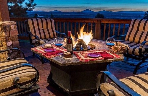 Crooked River Ranch House | Tranquil 4BR Bend Country Retreat with Spa and Mt Views