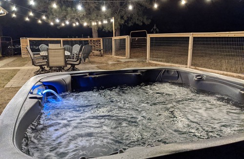 Colorado Springs House | Experience Pine Ranch: Hot Tub, Game Room & Fire Pit