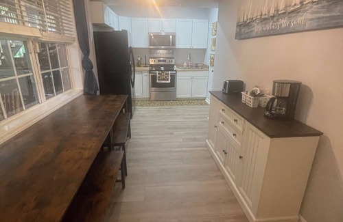 Athens House | 4BR/4BA luxury-Sleeps up to 13, Pvt Entrance N Oconee Rvr-Edge of UGA Campus