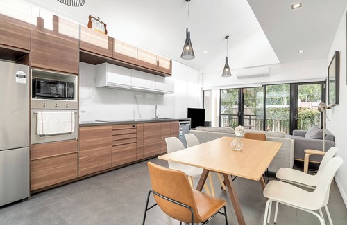 Pyrmont House | 4BR 4mins to light rail 9mins FishMarket