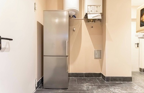 Neulerchenfeld Apartment | 4BR Apt. for Groups 6-Min to Stadthalle