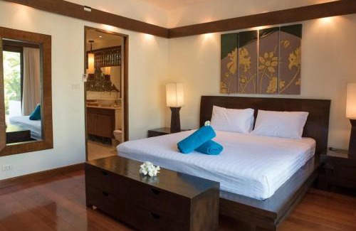 Hua Thanon Villa | Relax at Hua Thanon2: Oceanfront Haven with Pool