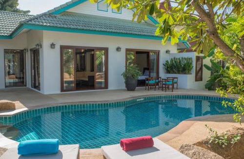 Hua Thanon Villa | Relax at Hua Thanon2: Oceanfront Haven with Pool