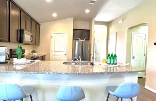 Medina Valley House | Perfect 4BR Boho Retreat Near Lackland AFB Graduation