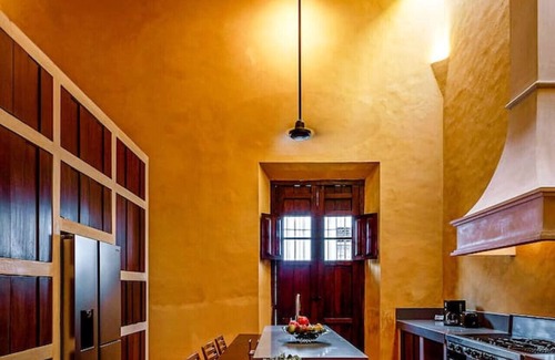 Centro House | 4BR Colonial Elegance & Priv Oasis Downtown Merida