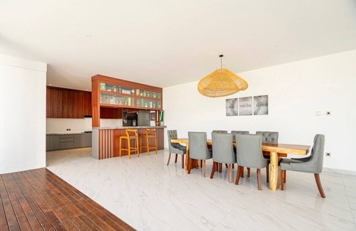 Kutuh Villa | Exquisite 4BR Villa Near Pandawa & Melasti Beach