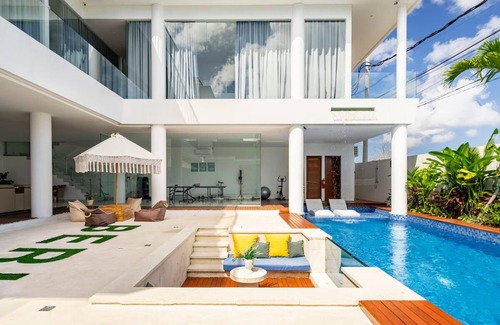 Kutuh Villa | Exquisite 4BR Villa Near Pandawa & Melasti Beach