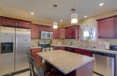 Manhattan House | 4BR Family Home w/Game Room & Spacious Yard