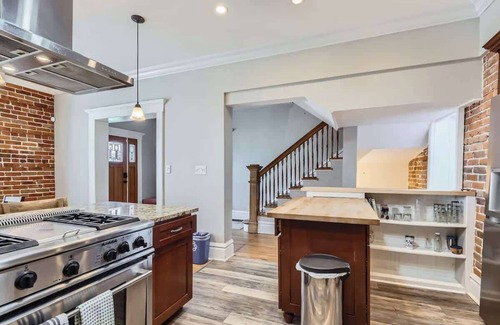 Congress Park House | 4BR Family Home w Yard, Monthly in Congress Park