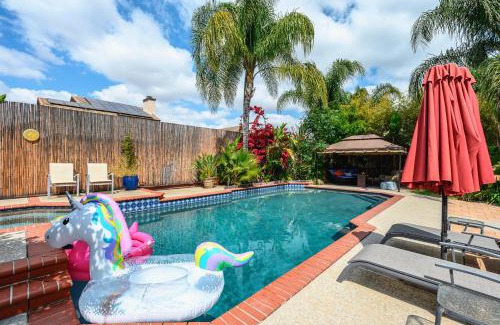 Lake Elsinore House | Charming 4BR Retreat with Heated Pool & Mini Golf Fun