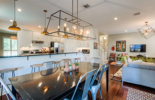 Travis Country House | Family-Friendly 4BR Hill Country Home with Pool & Breakfast