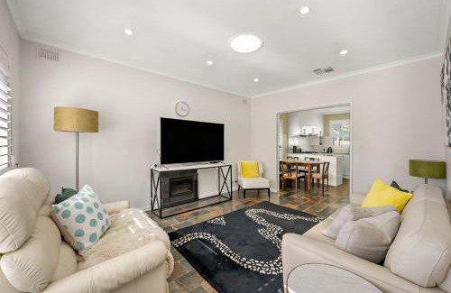 Fullarton House | Cozy Retreat: Pet-Friendly Home with Excellent 8.5 Rating