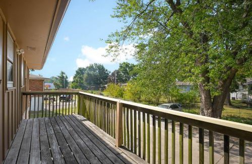 Blue Springs House | 4BR Home near KC Stadiums & I-70 - Sleeps 10