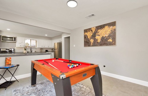 Greater Fondren Southwest House | Family-Friendly 4BR Home with Game Room and Private Yard
