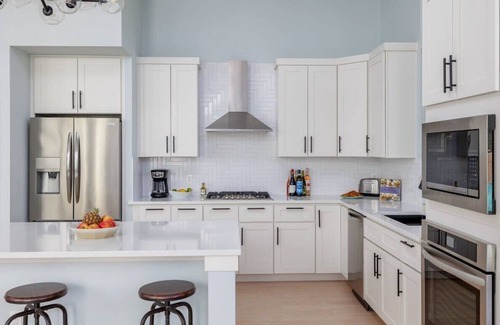 Govalle House | Exceptional Stay with Free Parking at Eastview - Portoro