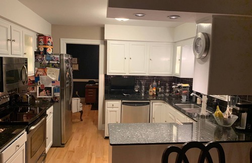 Charlotte House | Family-Friendly 4BR Home with Memory Foam Beds in Southpark