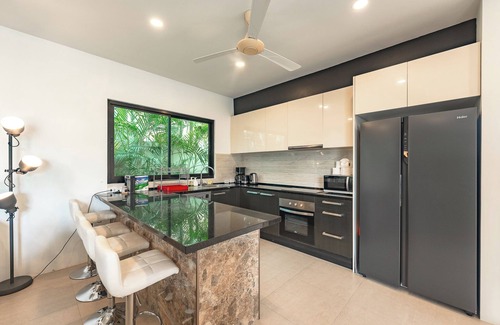 Rawai Apartment | 4Br Near Pier Private Pool & Garden V246
