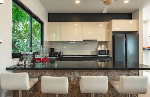Rawai Apartment | 4Br Near Pier Private Pool & Garden V246