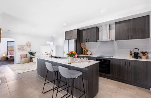 Browns Plains House | Comfortable 4BR Home with Breakfast & Family-Friendly Perks