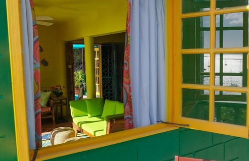 Mount Pleasant Bay Villa | Elegant Turtle Point Villa in Bequia with Ocean Views