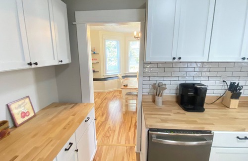 Near East Columbus House | 4BR Spacious Home Downtown, OSU, Franklin Park, and Nationwide Children’s