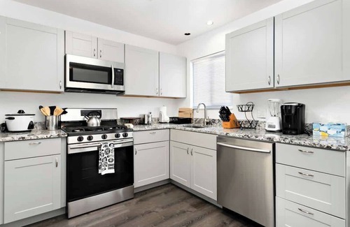 Henderson House | Charming 4BR Retreat with Pool and Spacious Backyard