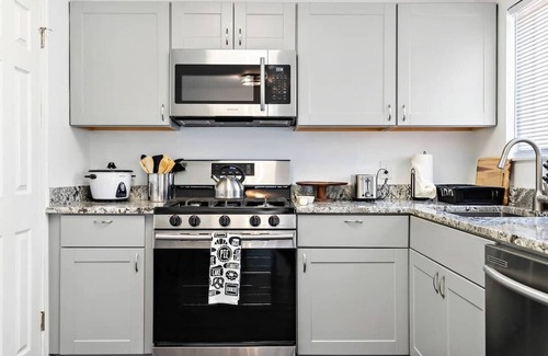 Henderson House | Charming 4BR Retreat with Pool and Spacious Backyard