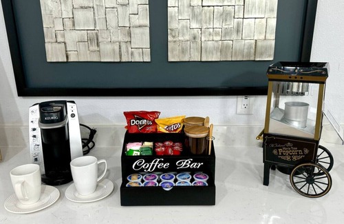 North Austin Civic Association House | Family-Friendly 4BR Retreat with Fast Wifi & Spa Access