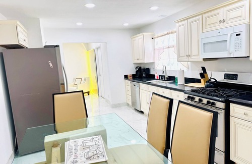Beverly Green House | Pet-Friendly House Near Las Vegas Strip - Guest Rated 9.6