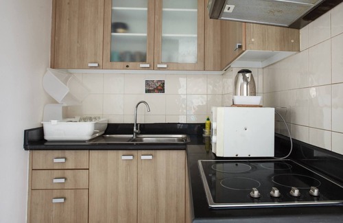 Khlong Toei Nuea Apartment | Modern 2-Bedroom Retreat in Downtown Bangkok Near Transit