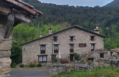 Beget Ski Chalet | Pet-Friendly Oceanfront Retreat with 9.5/10 Guest Rating