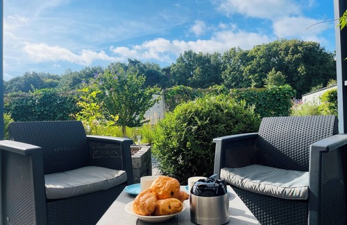 Balkbrug Ski Chalet | Cozy Chalet with Garden on Family-Friendly Campsite