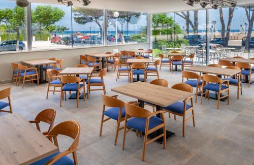 L'Hospitalet de l'Infant Hotel | Experience Comfort at 4R Meridià Mar with Ocean Views