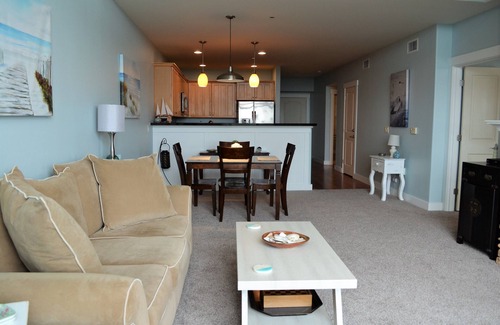 Seaside Condo | Top-Floor Retreat with Scenic River and Tillamook Head Views
