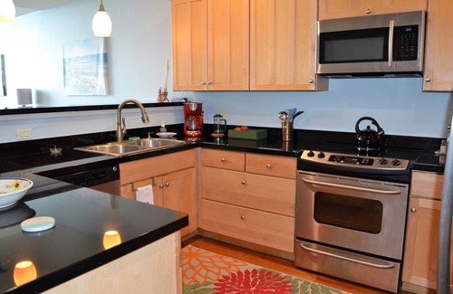 Seaside Condo | Top-Floor Retreat with Scenic River and Tillamook Head Views