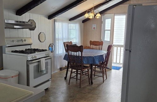 The Dunes House | Oceanfront Retreat: 10/10 Rated, Steps from the Beach!