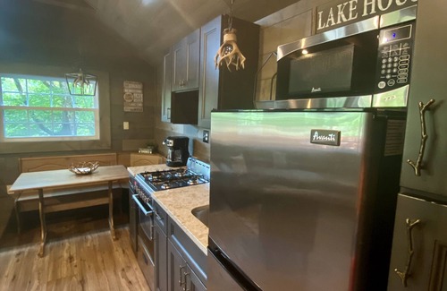 Old Forge Cottage | Unforgettable One Bedroom Cottage at 4th Lake, Old Forge